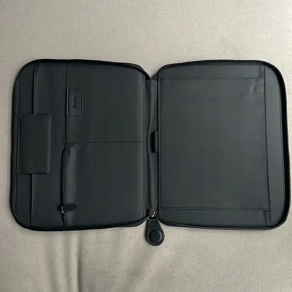FiloFax Portfolio Black Pebbled Leather-like Material and Micro-Fiber Interior